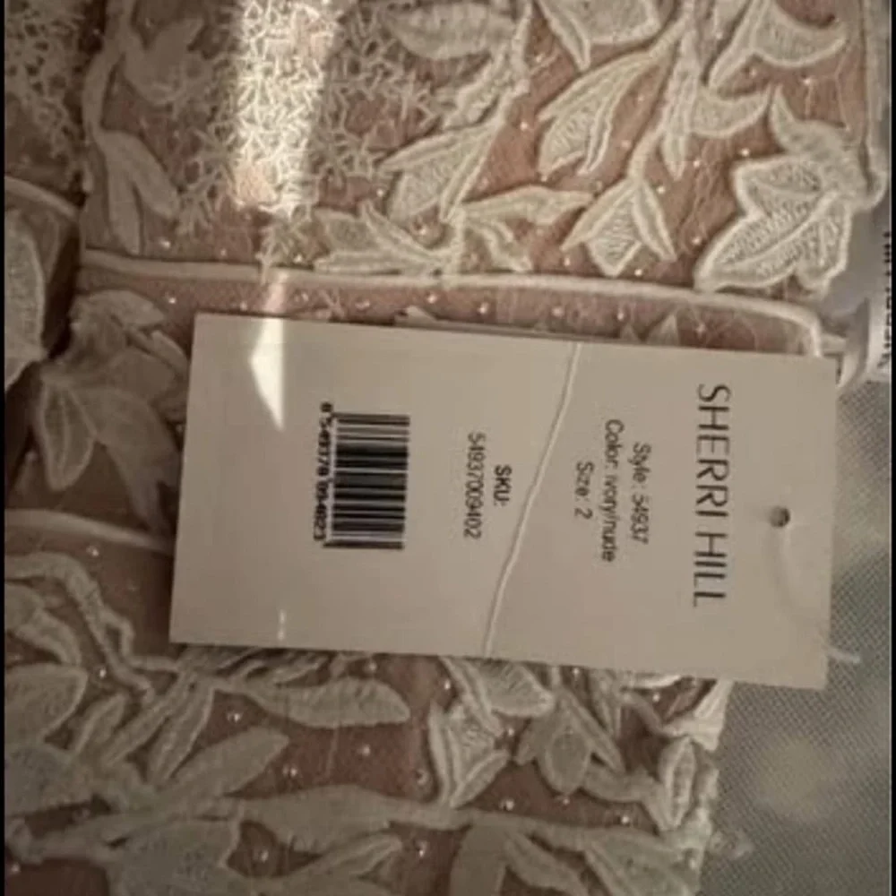 Elegant White Lace Bridal Gown - Picture 5 of 6